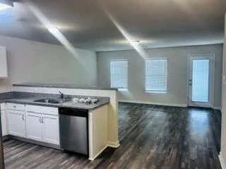216 Apple Tree