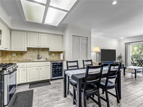 500 Jackson Place #302