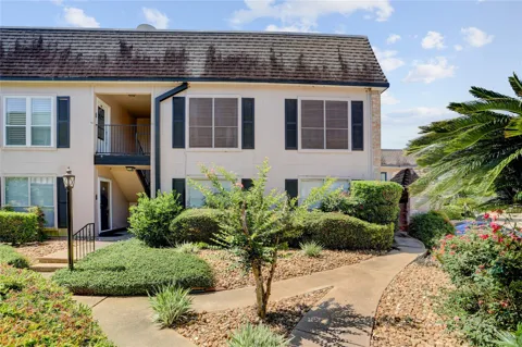 1807 Stoney Brook Drive #204