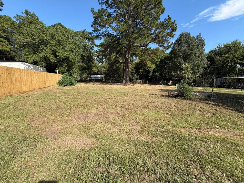 9090 Marigold Street Willis, TX 77318