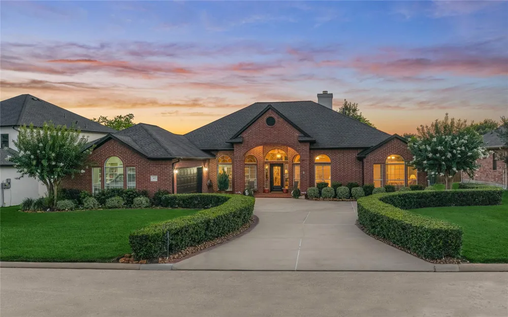 43 Winterhaven Lane Montgomery, TX 77356