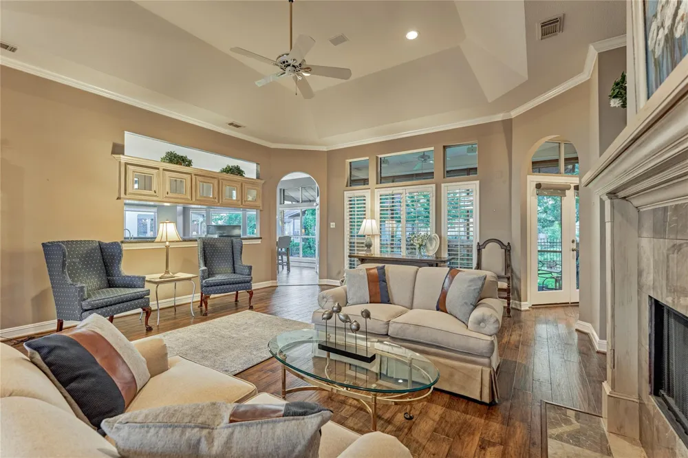 43 Winterhaven Lane Montgomery, TX 77356