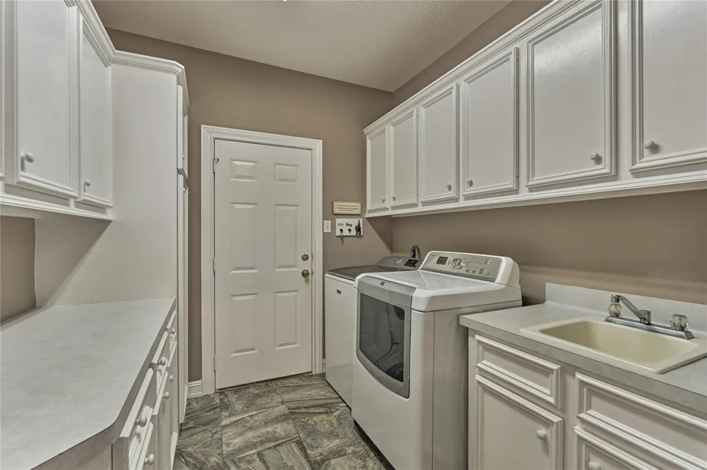 43 Winterhaven Lane Montgomery, TX 77356