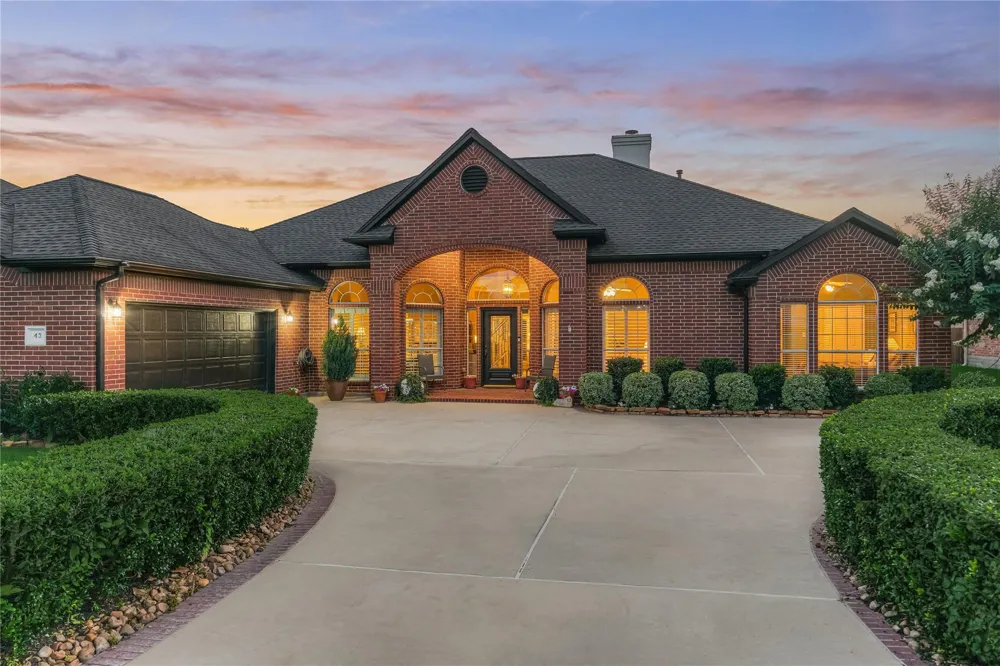 43 Winterhaven Lane Montgomery, TX 77356