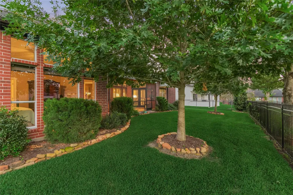 43 Winterhaven Lane Montgomery, TX 77356