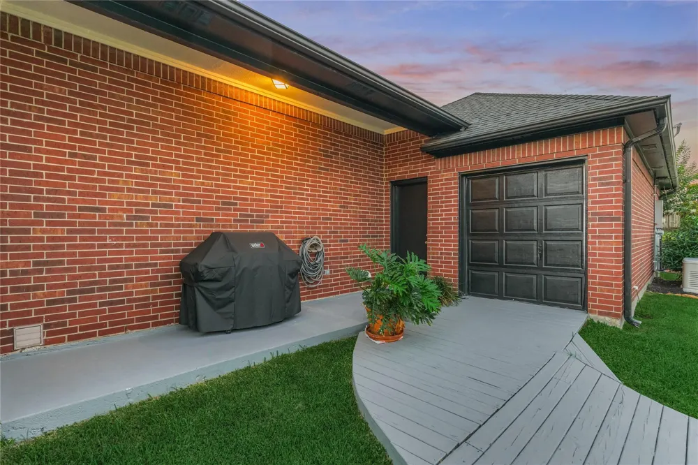 43 Winterhaven Lane Montgomery, TX 77356
