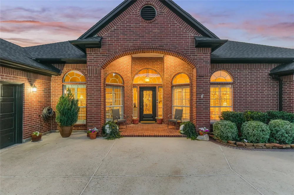 43 Winterhaven Lane Montgomery, TX 77356