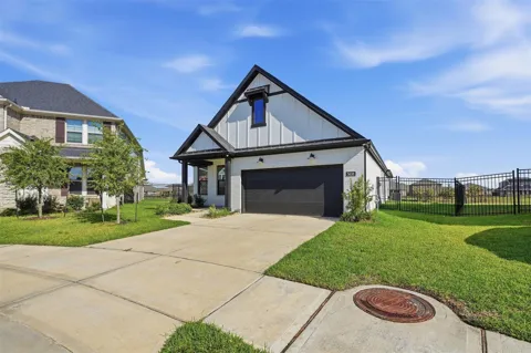 5638 Birchwood Glen Drive