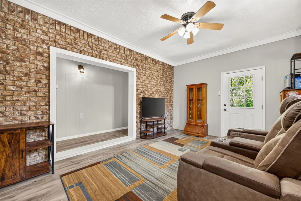 4930 Pleasure Lake Lane Willis, TX 77318
