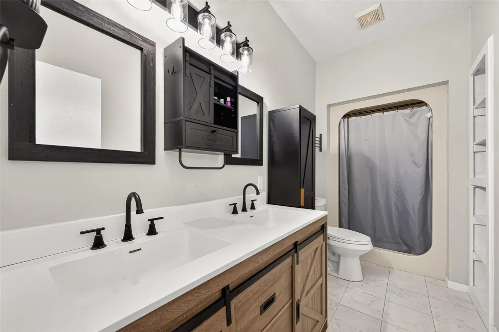 4930 Pleasure Lake Lane Willis, TX 77318