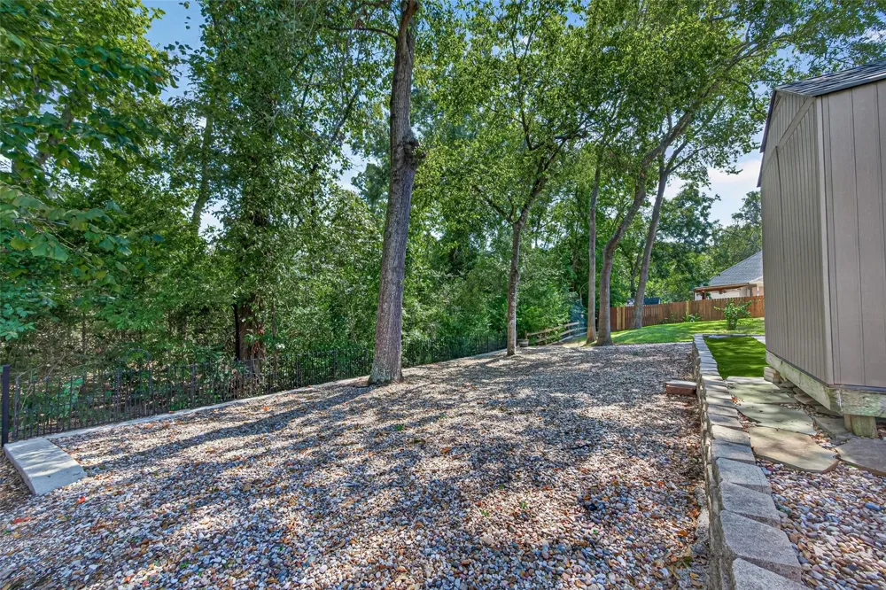 4930 Pleasure Lake Lane Willis, TX 77318