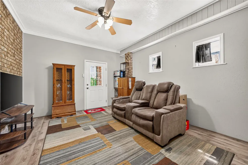 4930 Pleasure Lake Lane Willis, TX 77318
