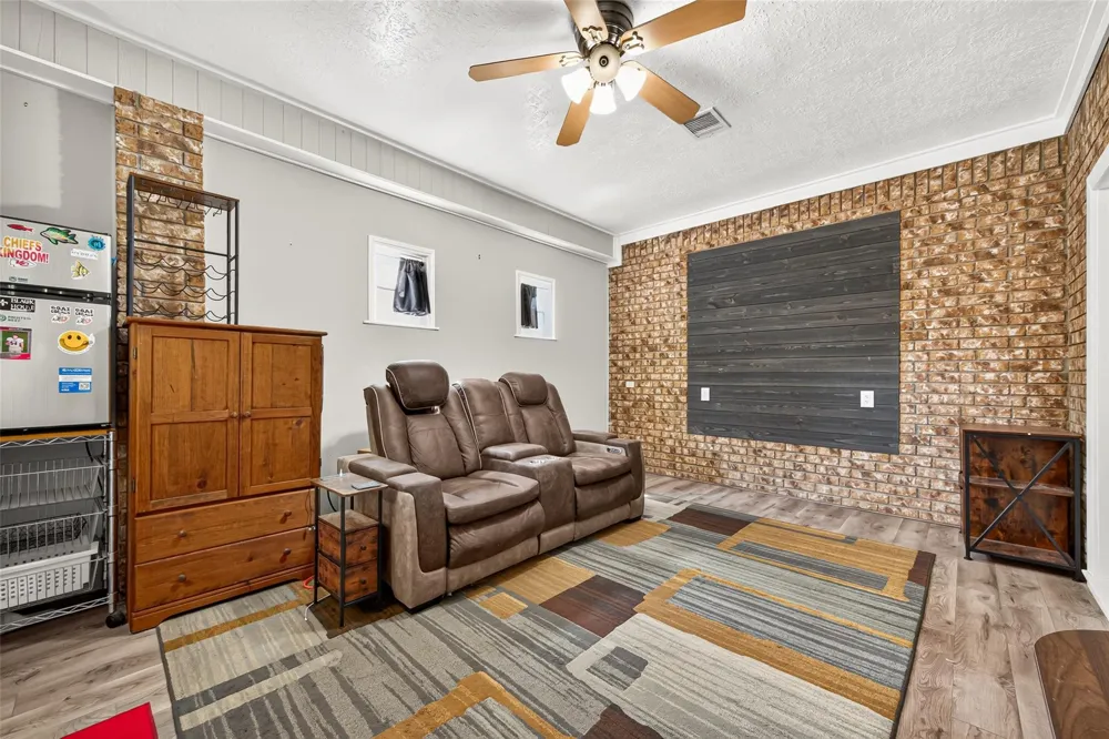 4930 Pleasure Lake Lane Willis, TX 77318