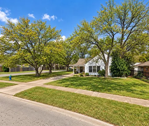 331 Victoria Drive
