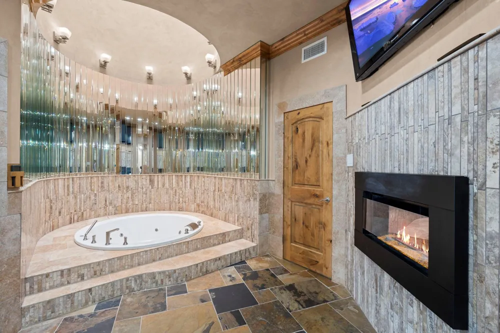 40 La Jolla Circle Montgomery, TX 77356