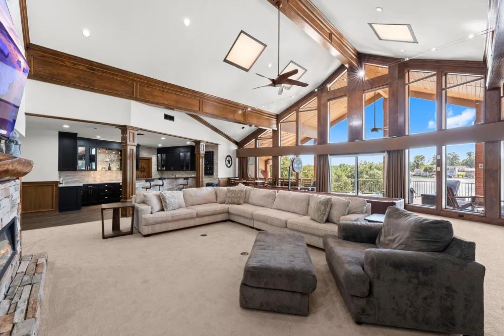 40 La Jolla Circle Montgomery, TX 77356