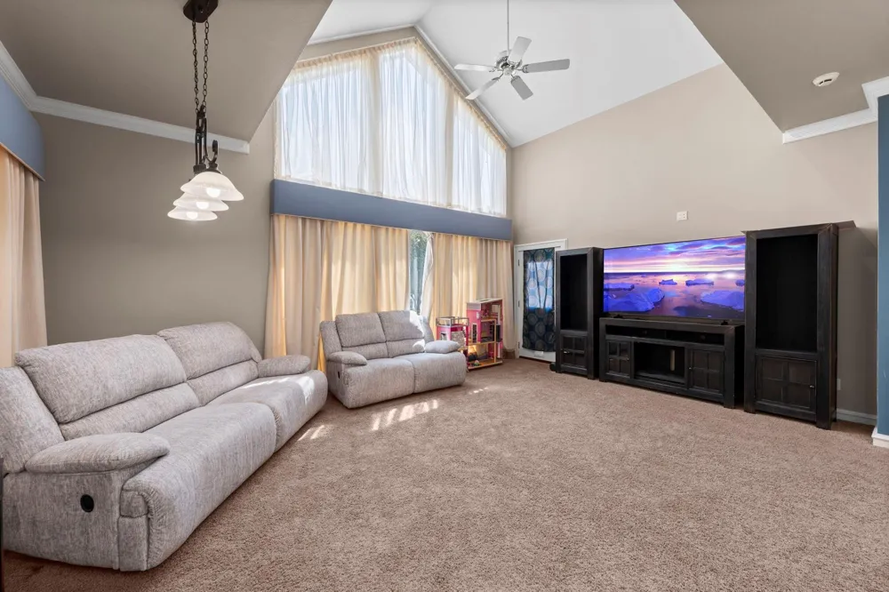 40 La Jolla Circle Montgomery, TX 77356