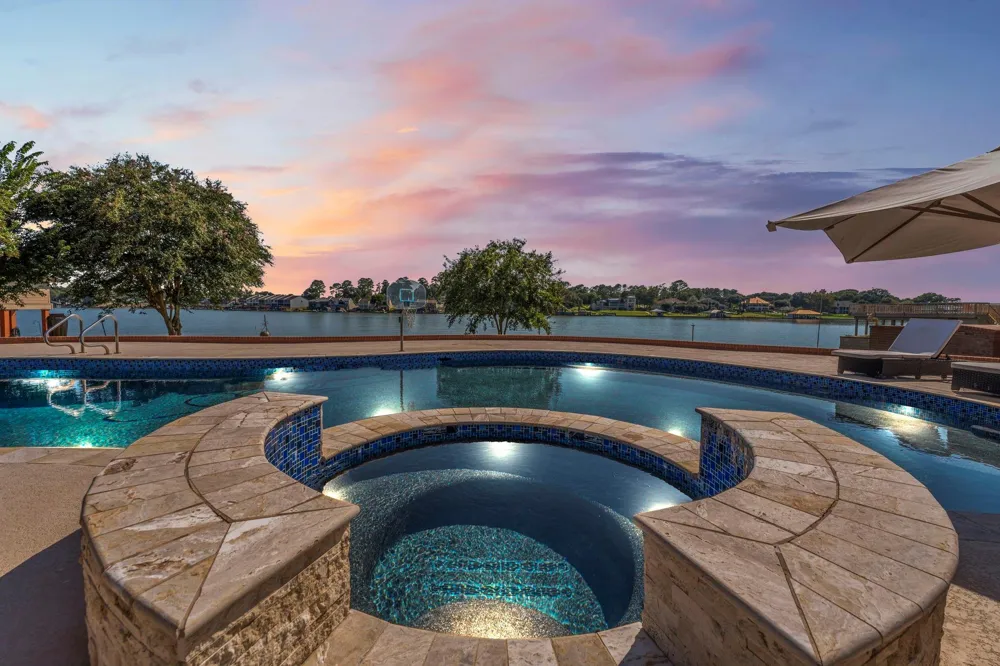 40 La Jolla Circle Montgomery, TX 77356