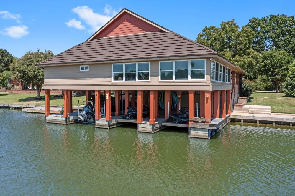 40 La Jolla Circle Montgomery, TX 77356