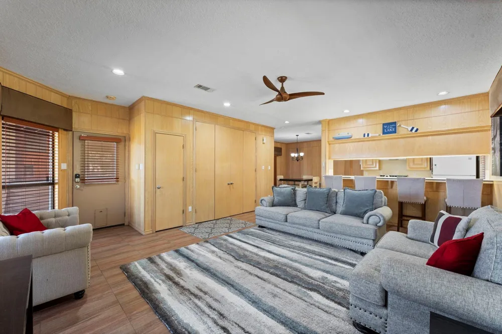 40 La Jolla Circle Montgomery, TX 77356