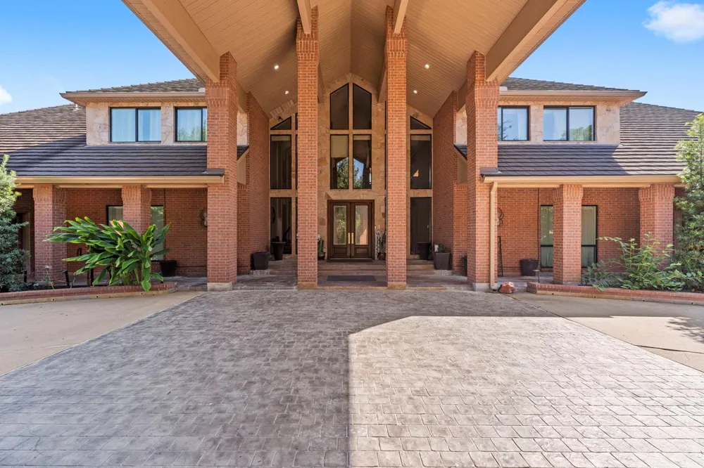 40 La Jolla Circle Montgomery, TX 77356