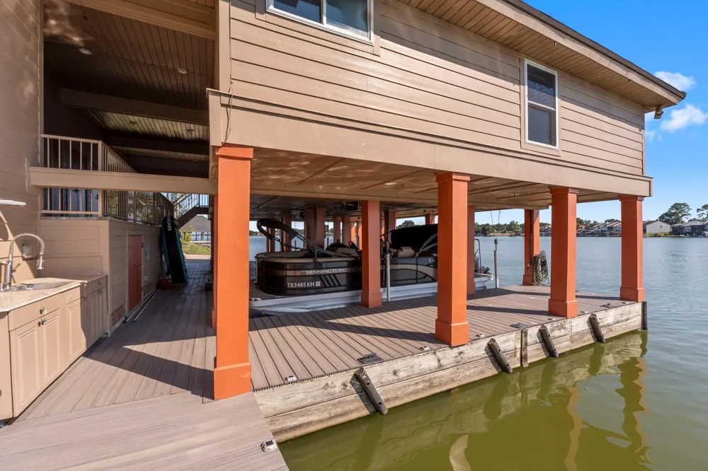 40 La Jolla Circle Montgomery, TX 77356
