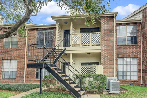 2121 El Paseo Street #1902