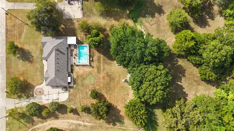 1315 Red Oak Circle
