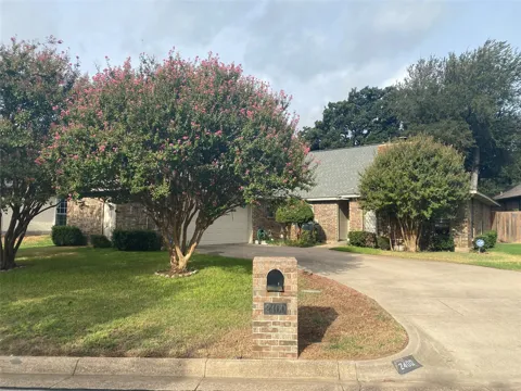 2400 Cross Timbers Trail