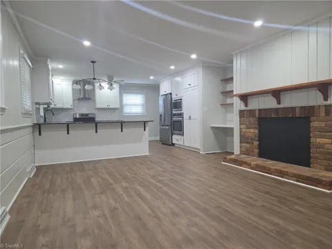 2443 Greenwich Road