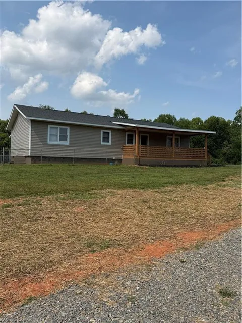 1037 Sues Farm Lane