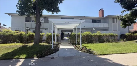 218 W Hellman