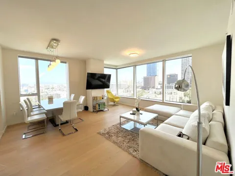 889 Francisco Street #1808