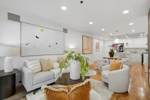 1396 El Camino Real #108