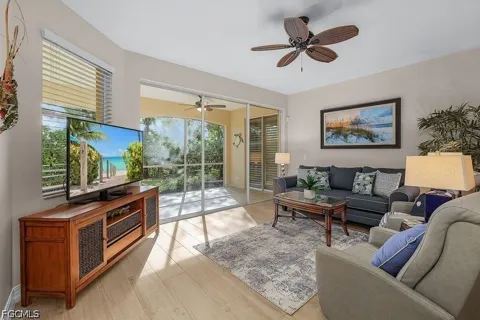 Harbour Yacht Court #101