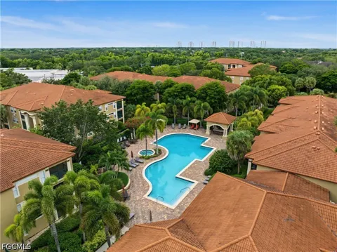 Colonnades Court E #616
