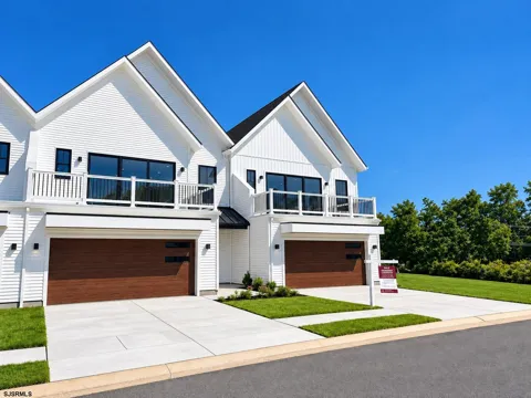 31 Creek Ln