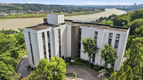 415 Bond Place #4C