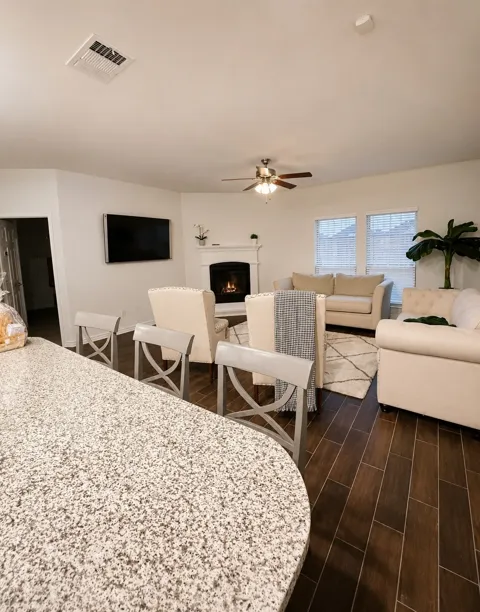 4411 Stockdale Lane