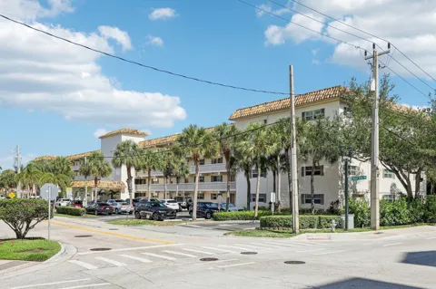 200 E Royal Palm Road #3040