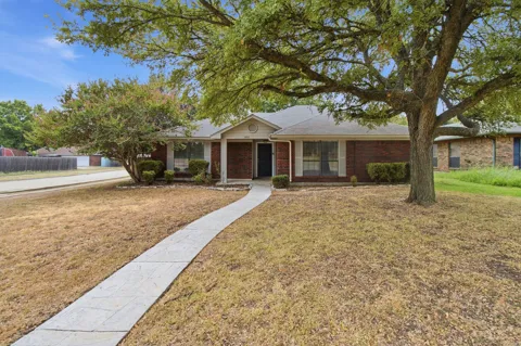 2222 Cortland Circle