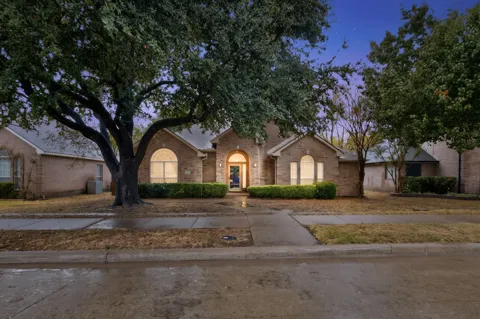 1239 Rivercrest Drive