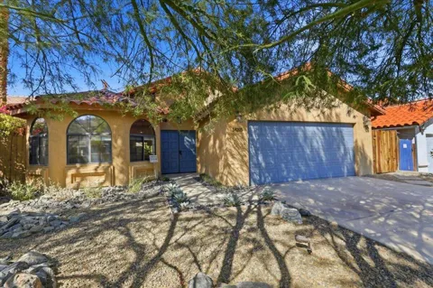 54205 Avenida Vallejo