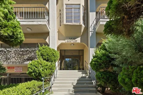 1410 S Bentley Avenue #304