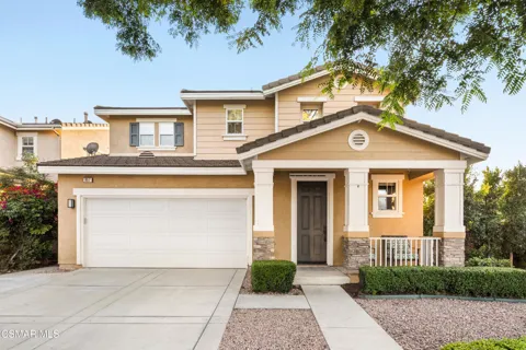 957 Entrada Drive