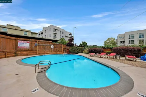 1810 Cole Ave #3