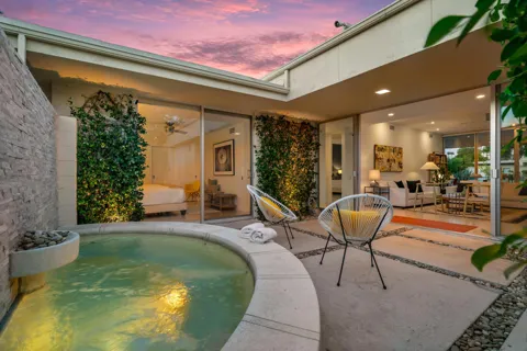 260 Desert Lakes Drive