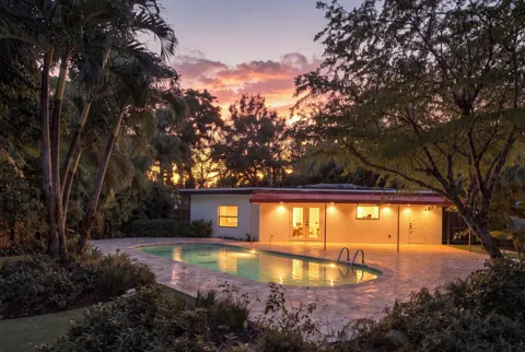 722 SW 16TH COURT