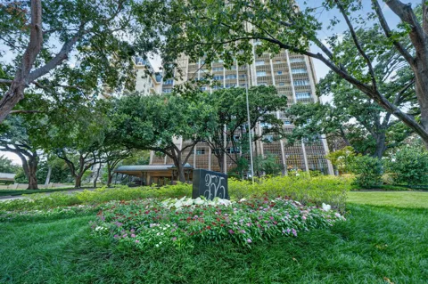 3525 Turtle Creek Boulevard #17B