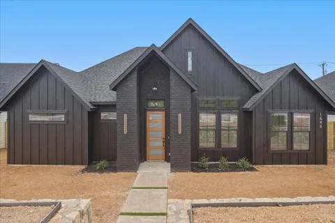 1648 W Wintergreen Road